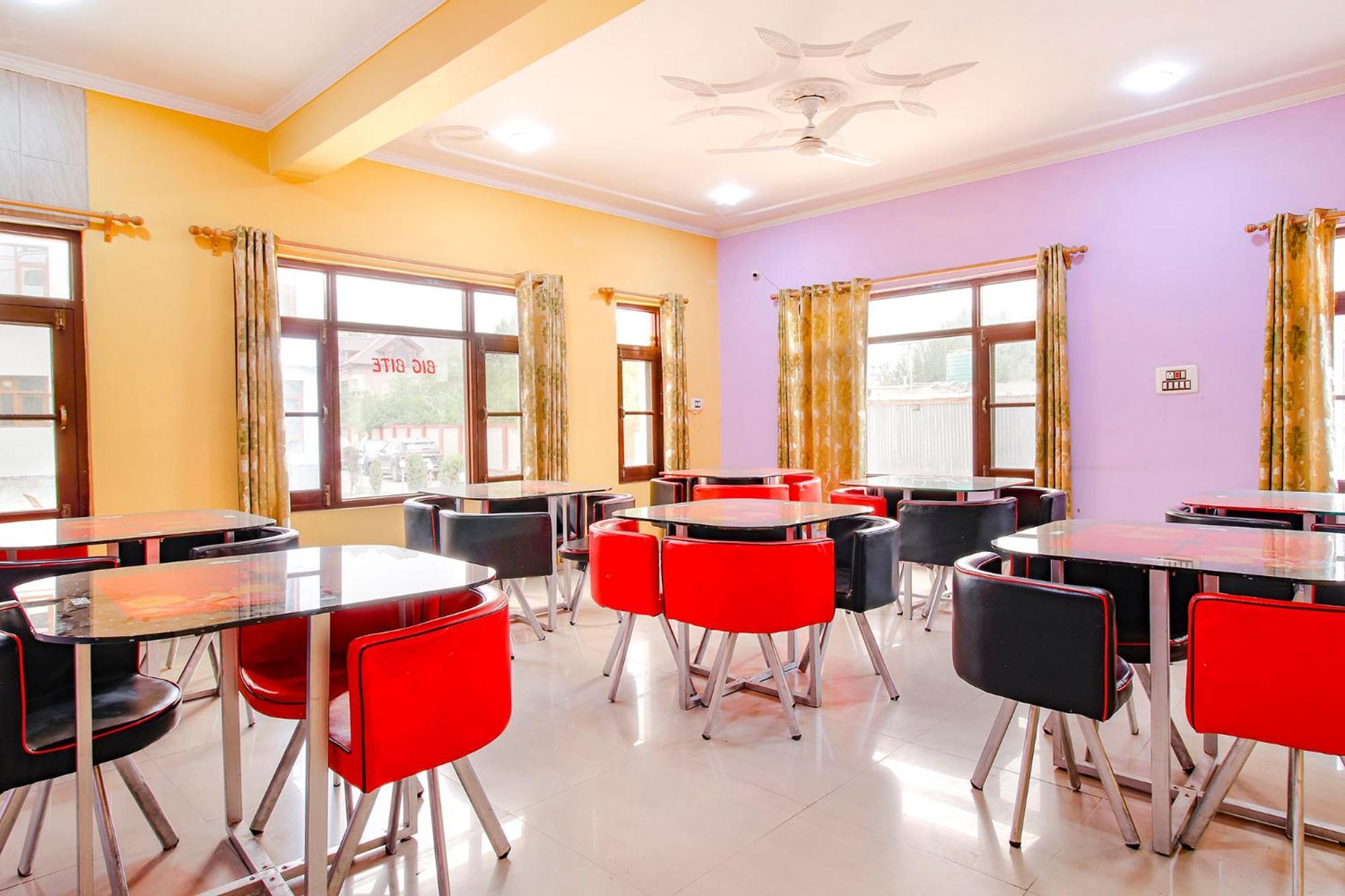 Fabhotel Grand Comforts Haidarpur Exterior photo